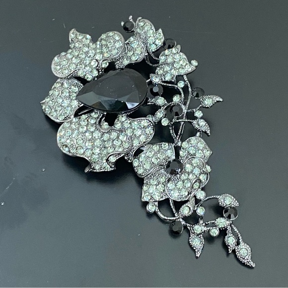 Unsigned Flower Bouquet Faux Rhinestones Gunmetal Large Brooch 62g NOS - Picture 5 of 13